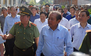 Cháy chung cư Carina: Phó Thủ tướng Trương Hòa Bình đối thoại với dân