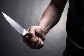 Truy tìm thanh niên cướp tiền, đâm trọng thương nữ nhân viên quán cà phê