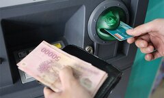 Ngân hàng Nhà nước yêu cầu giảm hạn mức rút tiền qua ATM trong khung giờ rủi ro