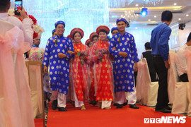 100 cặp đôi rạng ngời hạnh phúc trong lễ cưới tập thể ở TP.HCM