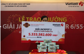 Người phụ nữ ở TP.HCM nộp 530 triệu đồng tiền thuế sau khi trúng Vietlott