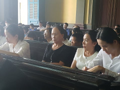 Mẹ ông chủ cà phê Trung Nguyên 'tố' con dâu không cho gặp cháu