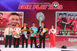Quang Hải, Văn Hậu, Tiến Dũng và Đức Chinh giành giải Fair-play 2018