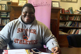 Nam sinh từng sống không nhà cửa trúng tuyển 17 trường đại học Mỹ