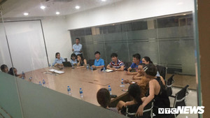 Ban quản lý chung cư họp khẩn: Sẽ dán hình, công khai danh tính kẻ dâm ô bé gái