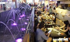 Thiên đường ẩm thực dưới lòng đất đầu tiên ở TP.HCM được hoạt động trở lại