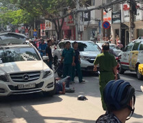 Nhóm côn đồ dùng gậy, xẻng đánh dã man 2 người đàn ông ở TP.HCM