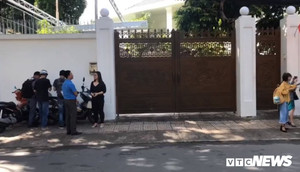 Bà Lê Hoàng Diệp Thảo không mở cửa, Cục Thi hành án dân sự TP.HCM cưỡng chế không thành