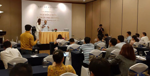 Nội bộ gia đình bà Tư Hường lùm xùm, nhân viên Hoàn Cầu lo mất việc