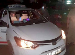 Truy tìm người đàn ông cứa cổ tài xế taxi ở Long An