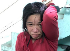 Cướp điện thoại bị bắt tại trận, nữ quái khóc lóc kêu oan