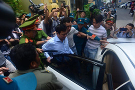 Tiếp tục phiên tòa xét xử ông Nguyễn Hữu Linh dâm ô bé gái trong thang máy