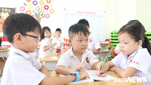 'Thần đồng' biết nói tiếng Anh khi mới 19 tháng tuổi giờ ra sao?