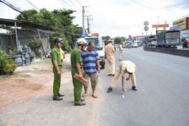 Hai học sinh rơi khỏi xe đưa đón ở Đồng Nai: Thừa nhận 'sốc' của tài xế