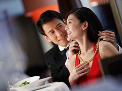 Dược sĩ trẻ trắng tay vì nghe trai đào mỏ 'rót mật'