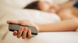 Sử dụng điện thoại di động quá nhiều sẽ bị u não?