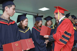 Bằng tốt nghiệp đại học sẽ không ghi xếp loại và hình thức đào tạo