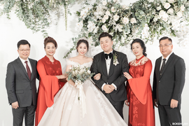 NTK Đỗ Trịnh Hoài Nam chỉ cách chọn áo dài cho mẹ 'sang hết phần thiên hạ'