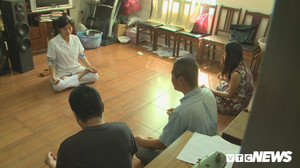 Chị em tâm thần, phát điên vì chồng vô tâm, áp lực gia đình, công việc đè nén mỗi ngày