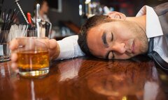 Mẹo uống rượu bia an toàn, tránh say ngày Tết
