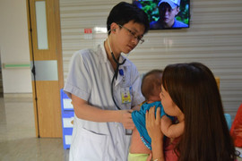 Nhiều trẻ dưới 9 tháng tuổi bị sởi: Làm thế nào để phòng ngừa dịch?