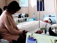 Nam thanh niên say rượu, ngã lòi con ngươi mà không biết