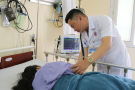 Người phụ nữ bị sốc phản vệ do ăn trứng kiến