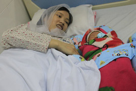 Vỡ òa khoảnh khắc sản phụ mắc bệnh tim bẩm sinh chào đón đứa con đầu lòng