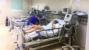 Không tiêm vắc - xin, nhiều trẻ bị viêm màng não nặng phải nhập viện cấp cứu