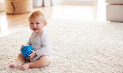 Không muốn con bị chân cong, vòng kiềng, cha mẹ cần chú ý kiểu ngồi này