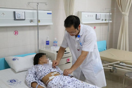 Bé gái 10 tuổi đã mắc ung thư buồng trứng