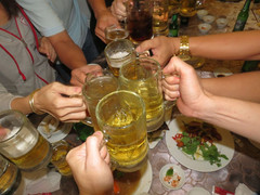 Uống quá nhiều rượu bia, người Việt đang 'tự sát'?