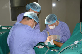 Nam thanh niên bị máy làm mộc nghiền nát bàn tay