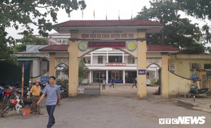 Bé sơ sinh bị kéo đứt cổ ở Hà Tĩnh: Đình chỉ 2 nữ hộ sinh