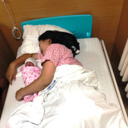 Sản phụ ở Vĩnh Phúc đẻ rơi con trên taxi