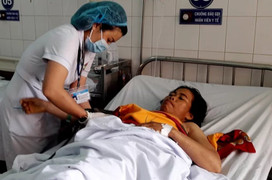 Nữ hộ sinh truyền nhầm máu cho bệnh nhân do làm sai quy trình