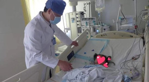 Người mẹ nghèo xin được hiến gan cứu con gái