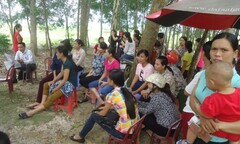 Bỗng dưng 376 giáo viên bị “đẩy ra đường”