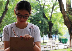 Nữ sinh Sài Gòn xinh xắn được điểm 10 môn Vẽ