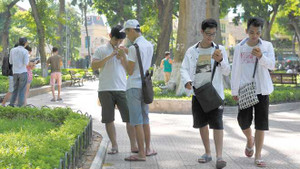 Ẩn họa rình rập giới trẻ Việt khi chơi Pokémon Go