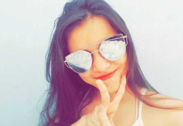 Hot girl lai Tây xinh đẹp có hơn 10.000 người yêu thích trên facebook