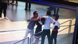 Nữ nhân viên hàng không bị đánh: Thủ tướng yêu cầu điều tra làm rõ