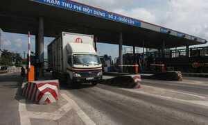 Phó Thủ tướng yêu cầu chống gian lận vé tại trạm thu phí đường bộ