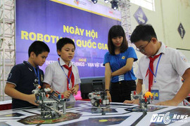 Hơn 200 “kỹ sư robot” nhí tranh tài trong ngày hội Robothon 2016