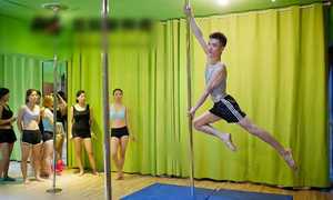 Góc khuất ít người biết phía sau công việc của thầy giáo dạy múa cột