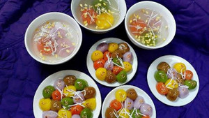 Cách làm bánh trôi ngũ sắc thơm ngon lạ mắt cho Tết Hàn thực