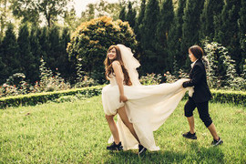 Ảnh cưới hoán đổi độc nhất vô nhị của hai bạn trẻ Hà thành