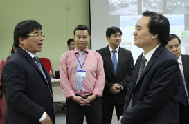 Giảng viên tố hiệu trưởng ĐH Sư phạm Kỹ thuật TP.HCM trước mặt Bộ trưởng