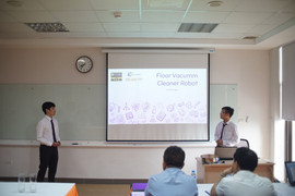 Sinh viên Việt chế tạo thành công máy hút bụi thông minh giá rẻ