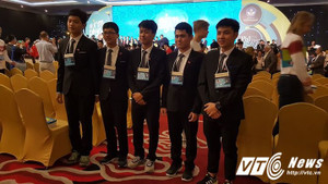 Đoàn học sinh Việt dự thi Olympic Vật lý 2017 giành giải cao nhất lịch sử